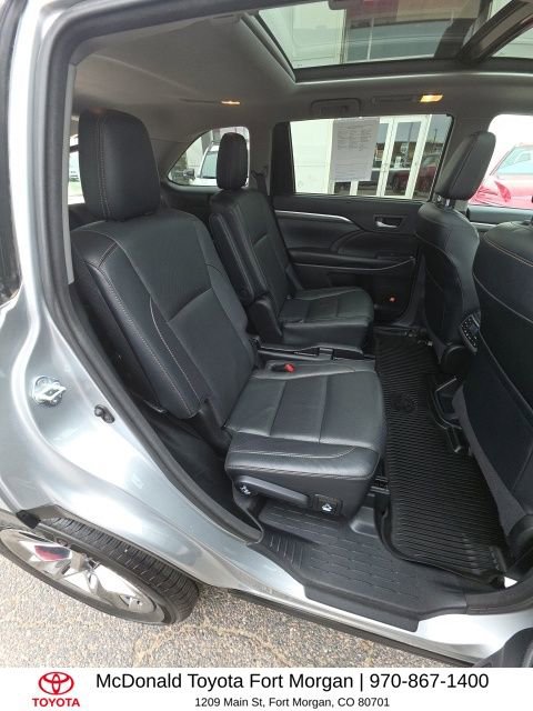 Used 2017 Toyota Highlander Limited Platinum image 19