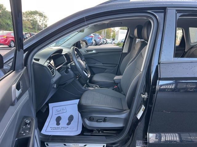 Certified 2025 Volkswagen Taos SE image 26