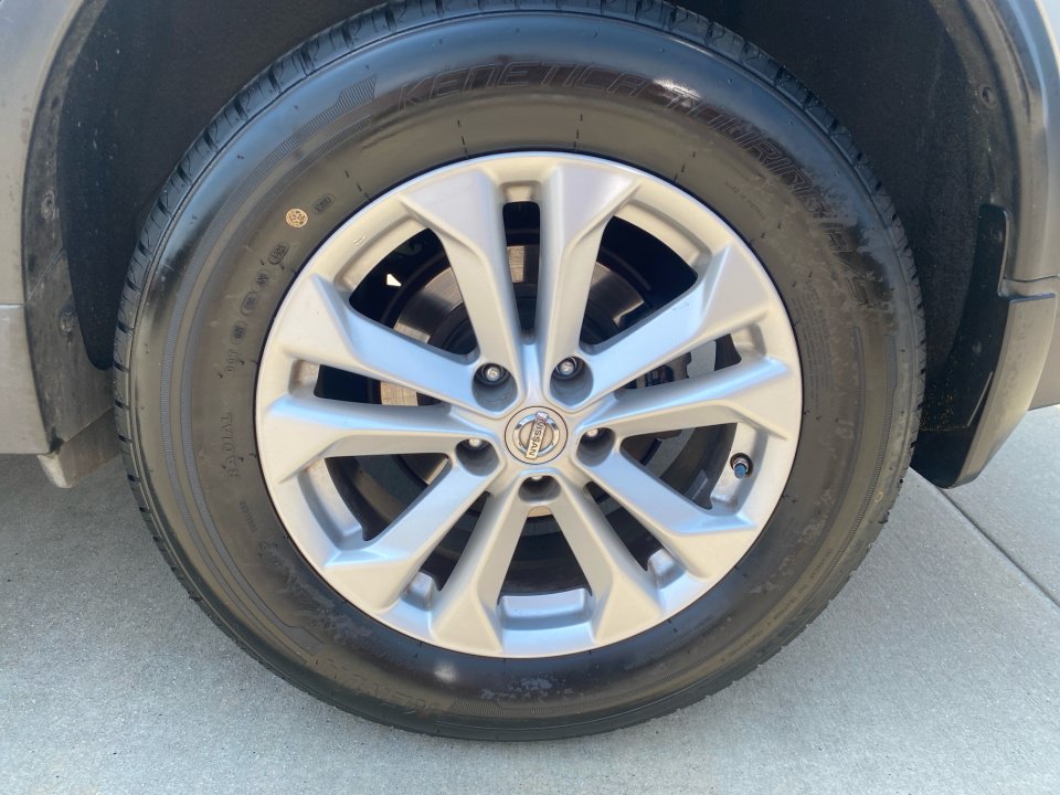 Used 2016 Nissan Rogue SV w/ SV Premium Package FWD image 24