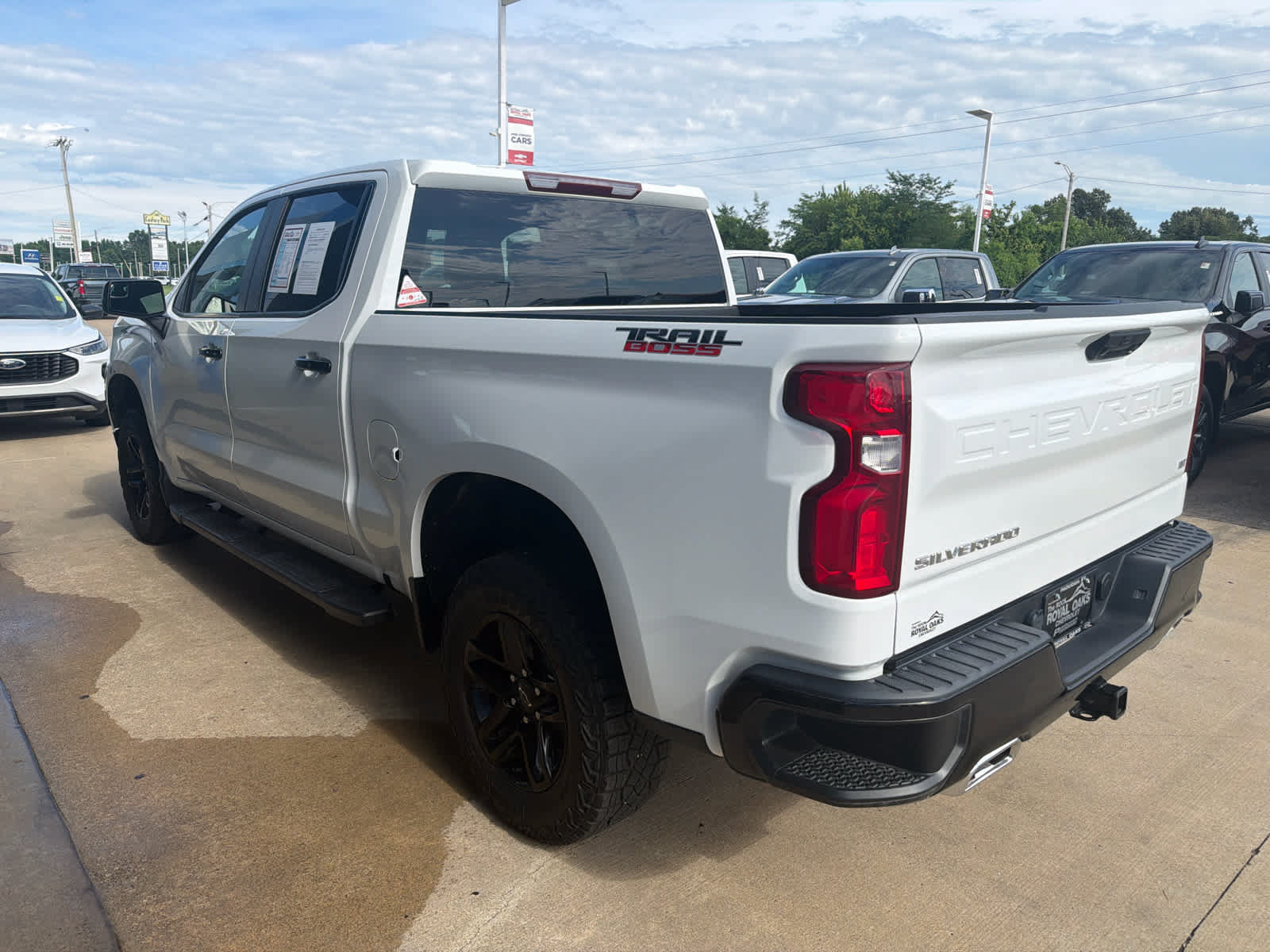 Used 2024 Chevrolet Silverado 1500 LT Trail Boss w/ Protection Package AWD/4WD image 4