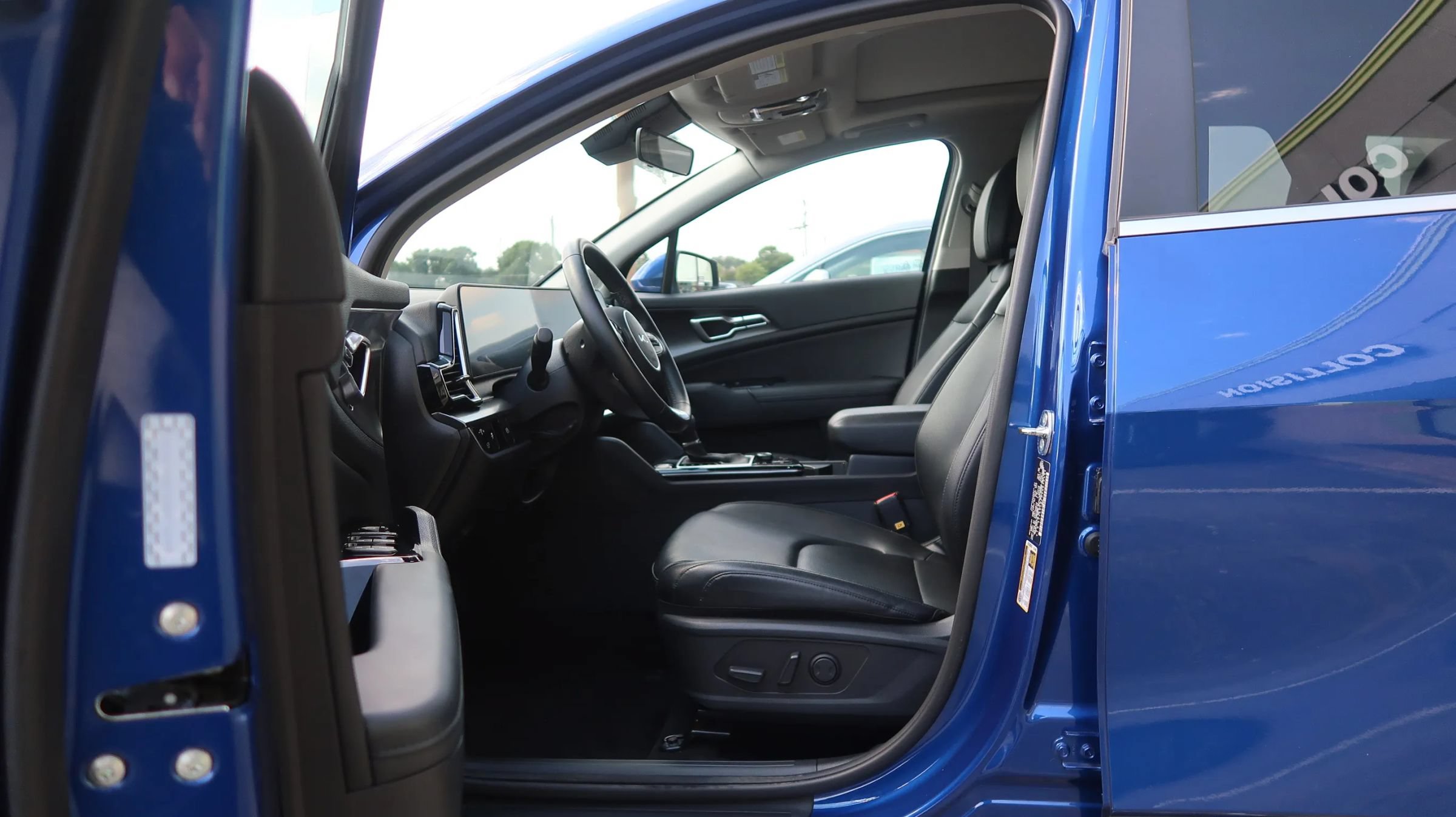 Used 2025 Kia Sportage EX w/ Premium Package AWD/4WD image 16
