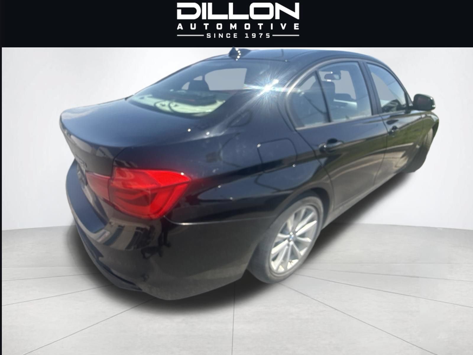 Used 2016 BMW 320i xDrive Sedan AWD/4WD image 5