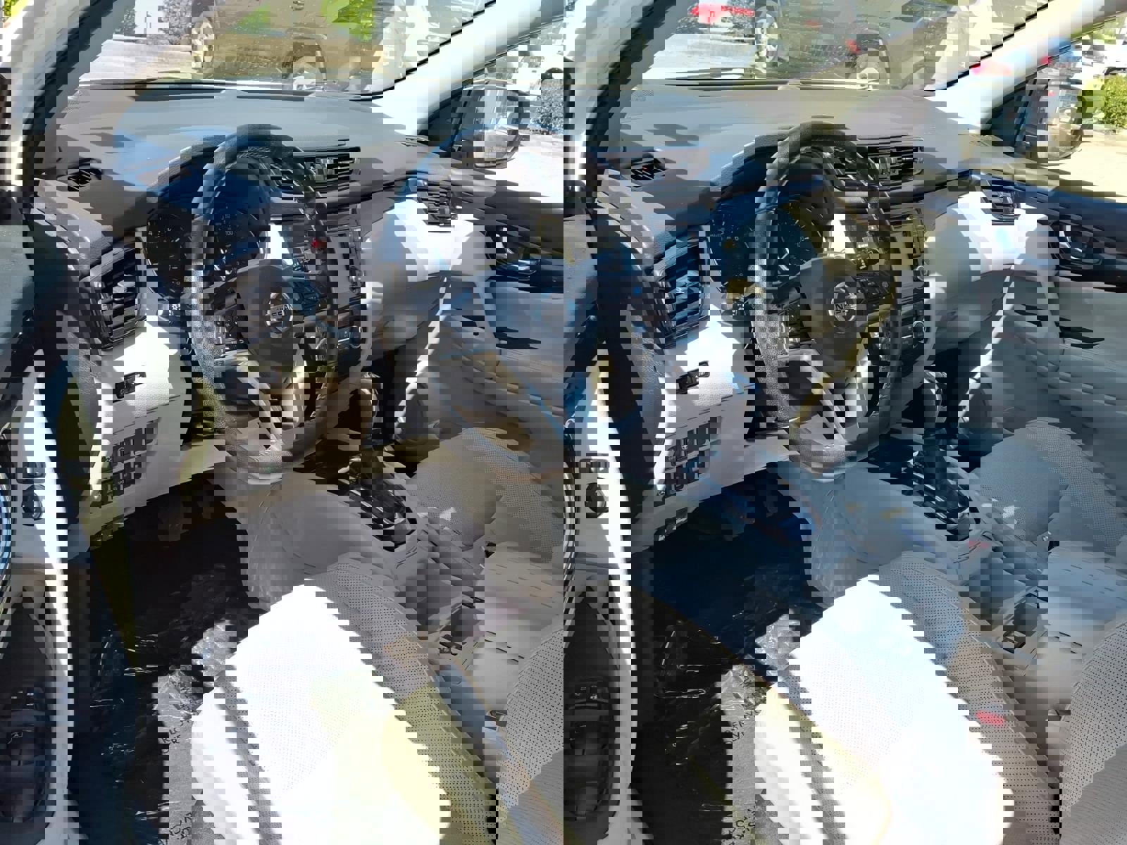 Used 2022 Nissan Rogue Sport SL image 6