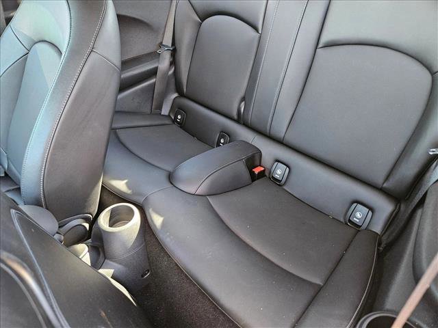 Used 2018 MINI Cooper 2-Door Hardtop image 16