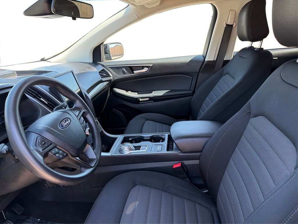 Used 2022 Ford Edge SE w/ Black Appearance Package image 10