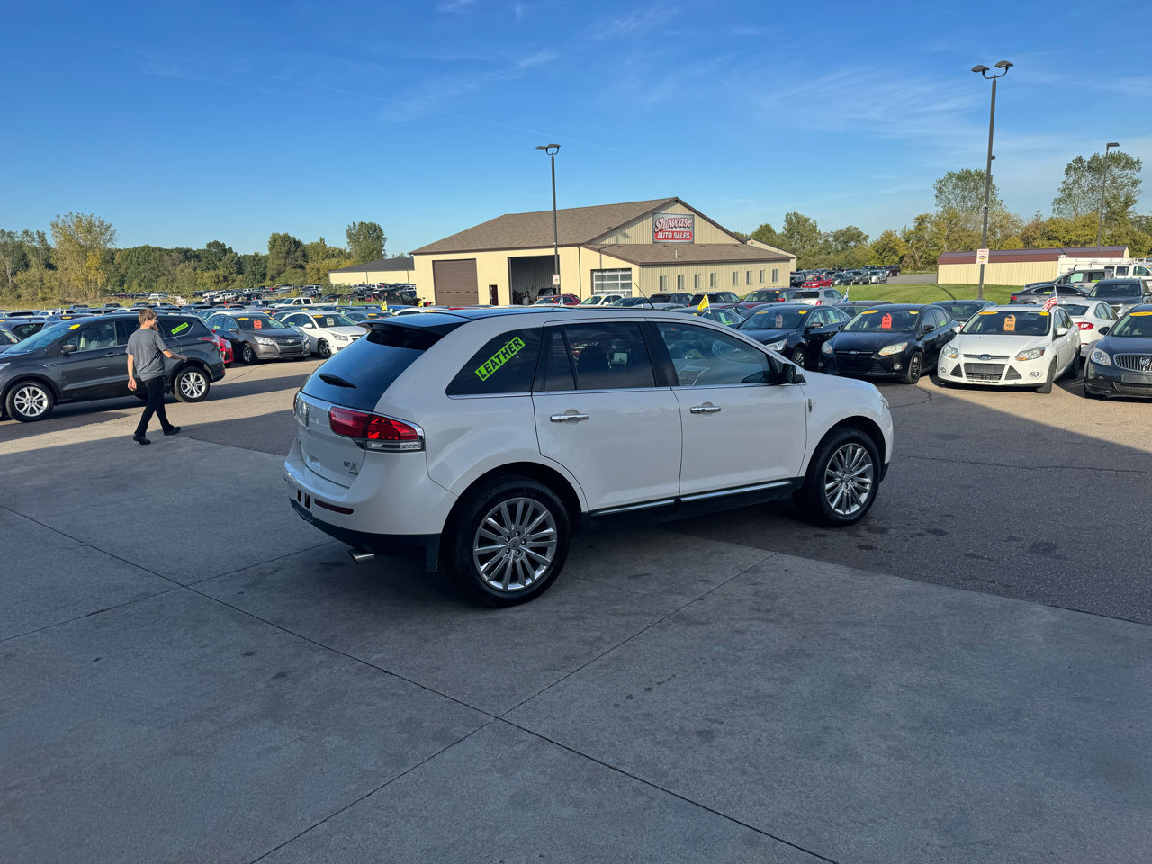 Used 2011 Lincoln MKX AWD w/ 102A Rapid Spec Order Code image 4