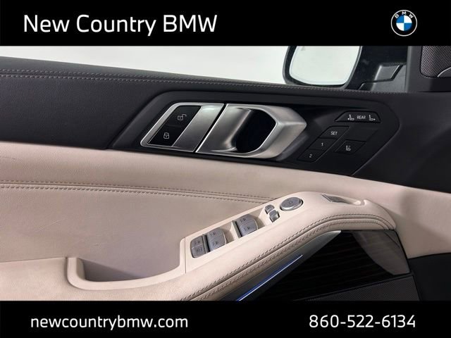 Used 2023 BMW X7 xDrive40i w/ Premium Package AWD/4WD image 12