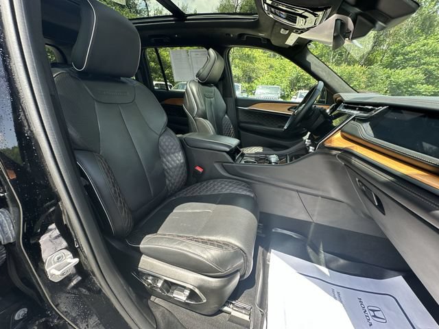 Used 2022 Jeep Grand Cherokee Summit AWD/4WD image 28