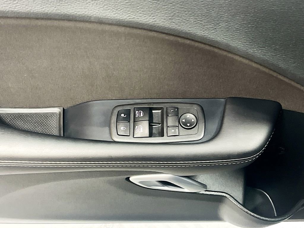 Used 2022 Dodge Challenger R/T w/ Blacktop Package image 17