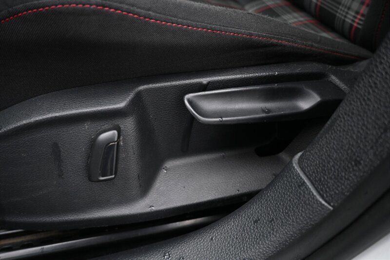Used 2018 Volkswagen GTI S FWD image 22