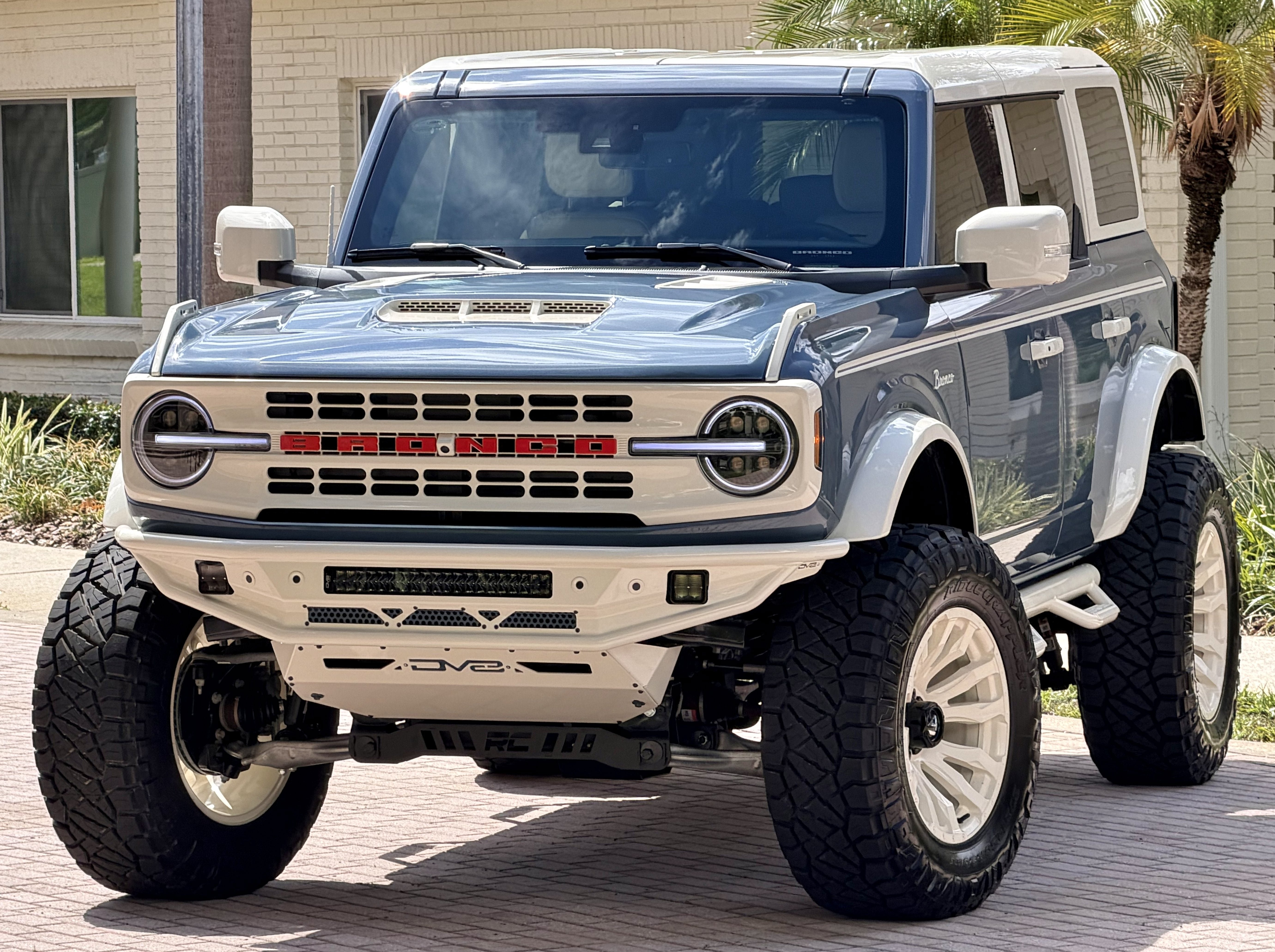 Used 2025 Ford Bronco Outer Banks AWD/4WD image 5