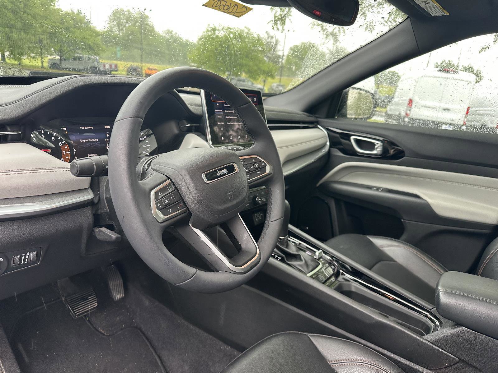 Used 2024 Jeep Compass Limited w/ Sun and Sound Group AWD/4WD image 6