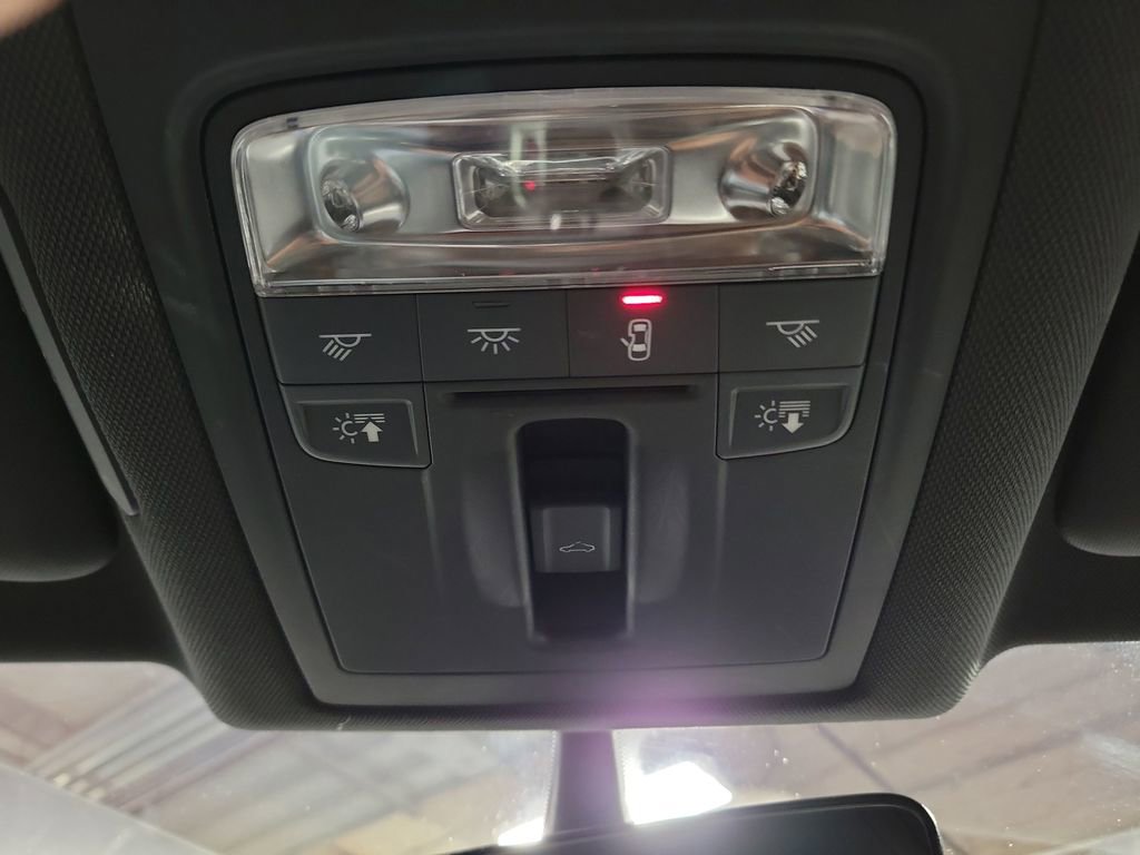 Used 2018 Audi Q3 2.0T Premium image 23