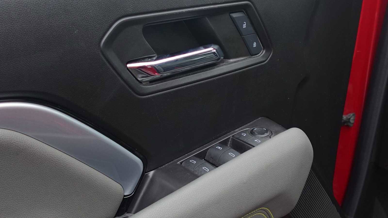 Used 2024 Chevrolet Colorado ZR2 w/ Technology Package AWD/4WD image 24