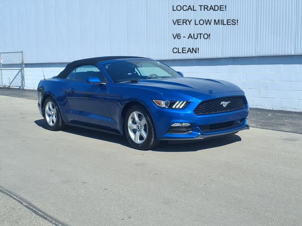 Used 2017 Ford Mustang Convertible image 1
