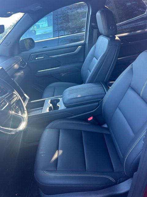Certified 2026 GMC Acadia Elevation w/ Elevation Premium Package FWD image 4