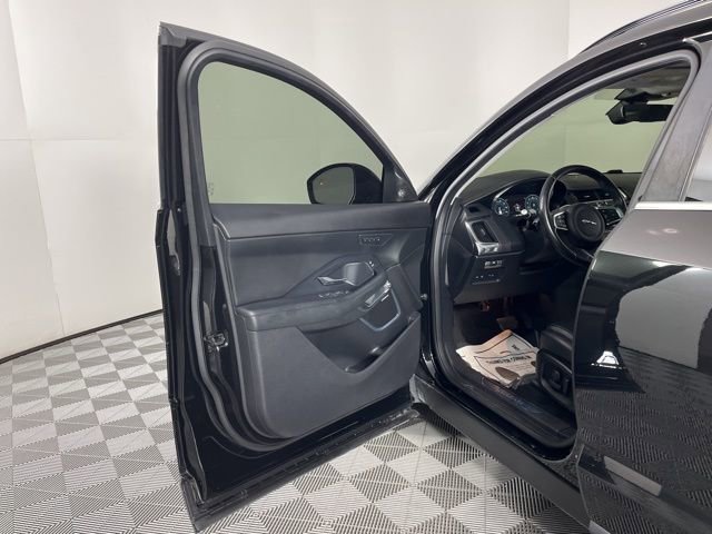 Used 2020 Jaguar E-PACE SE image 16