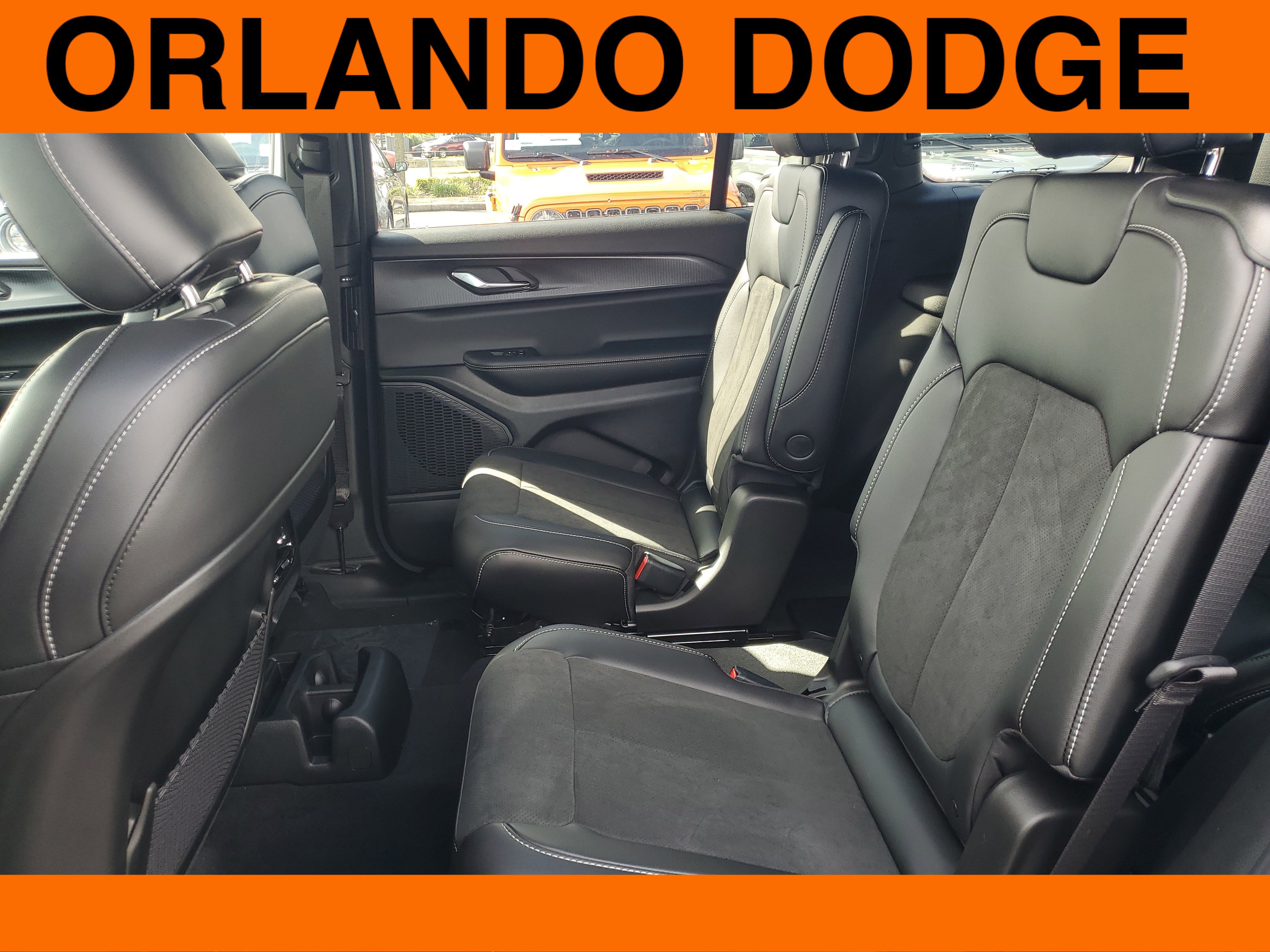 New 2025 Jeep Grand Cherokee L Altitude image 10