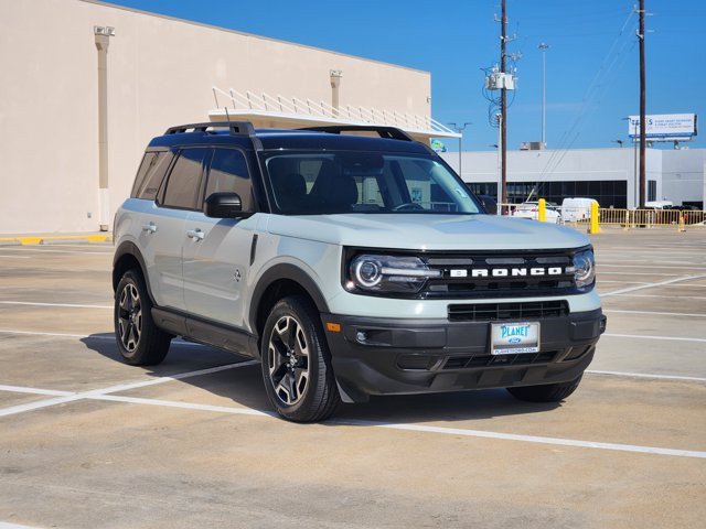 Used 2023 Ford Bronco Sport Outer Banks w/ Tech Package AWD/4WD image 3