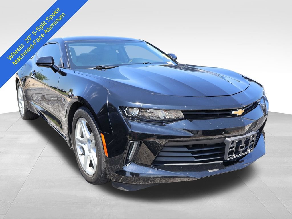 Used 2017 Chevrolet Camaro LT RWD image 11
