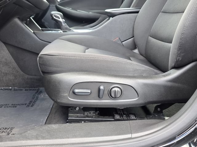 Used 2024 Chevrolet Malibu LT FWD image 14