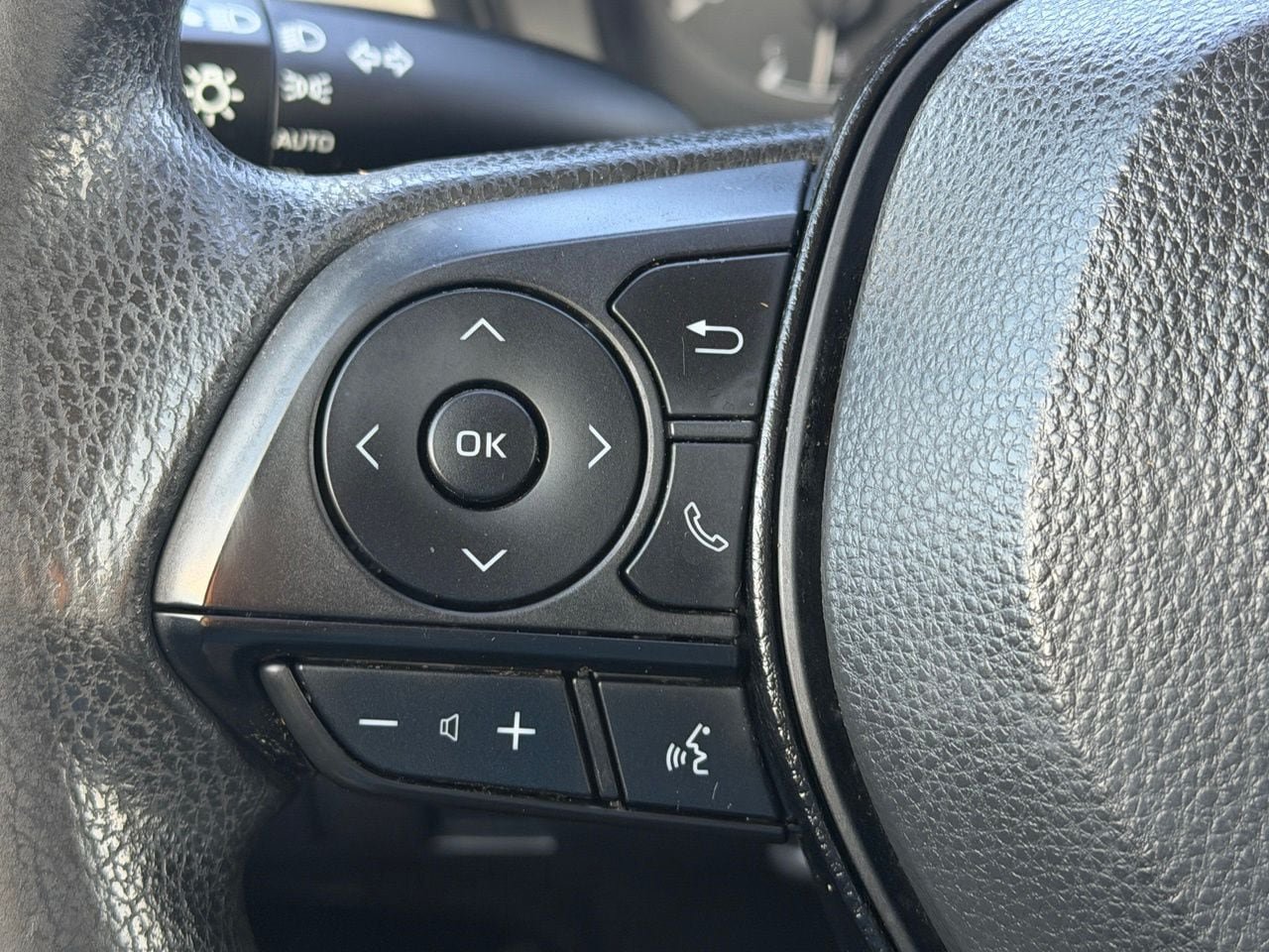 Used 2021 Toyota Corolla LE FWD image 18