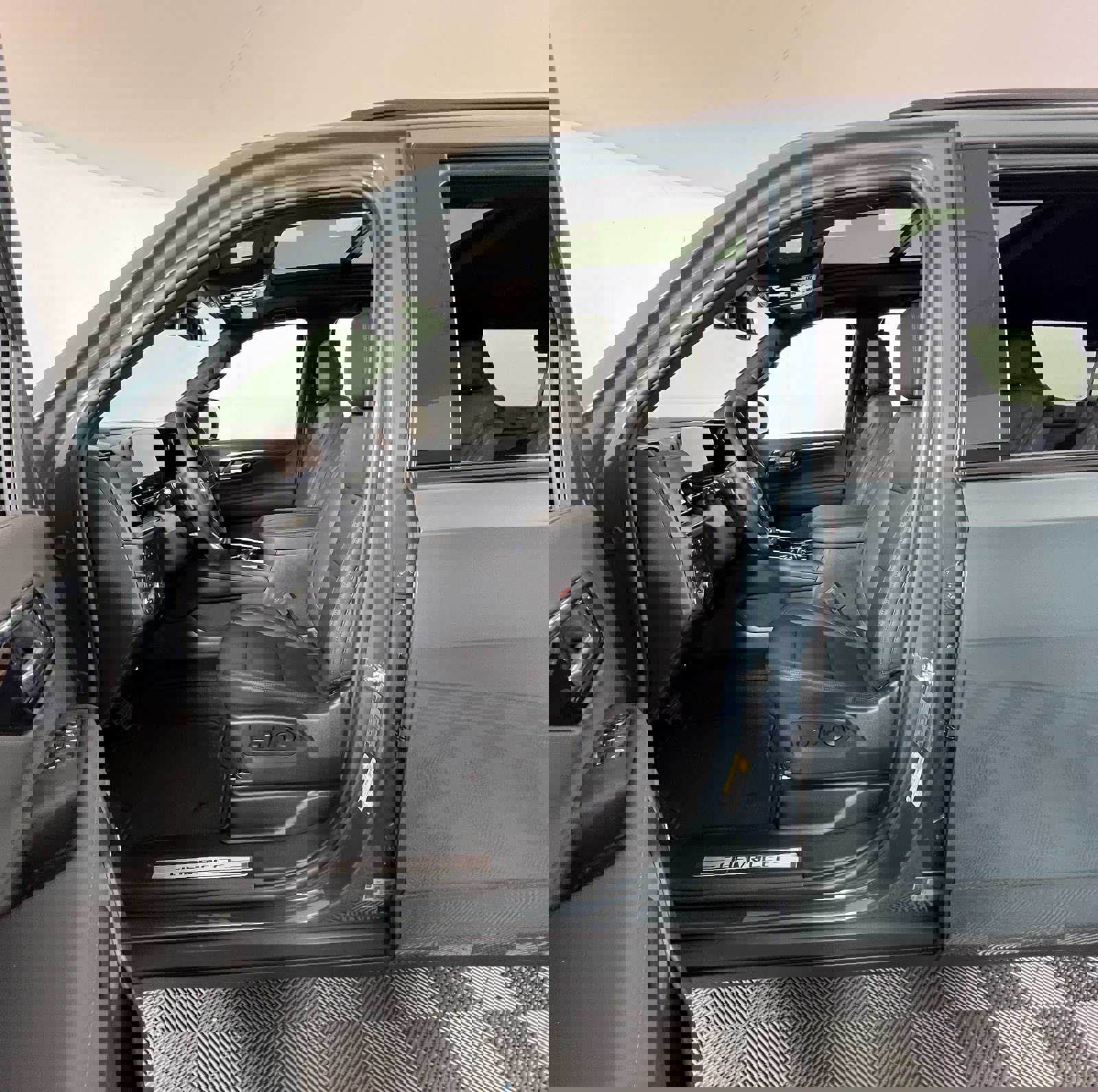 New 2026 Chevrolet Tahoe Z71 image 10