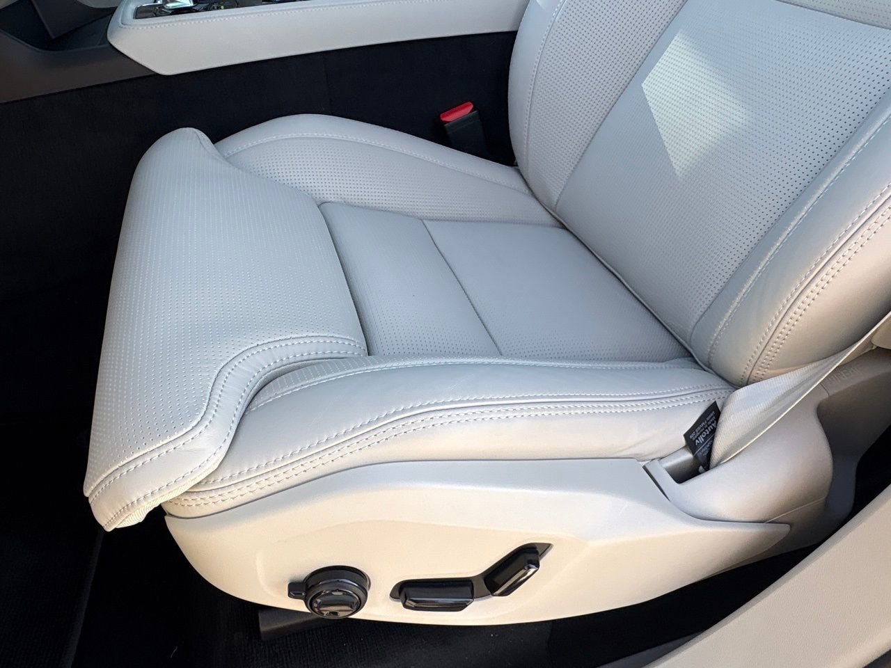 New 2026 Volvo XC90 T8 Ultra w/ Protection Package Premier image 20