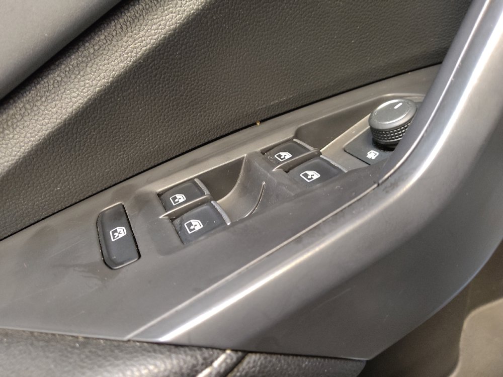 Used 2025 Volkswagen Jetta SE FWD image 27