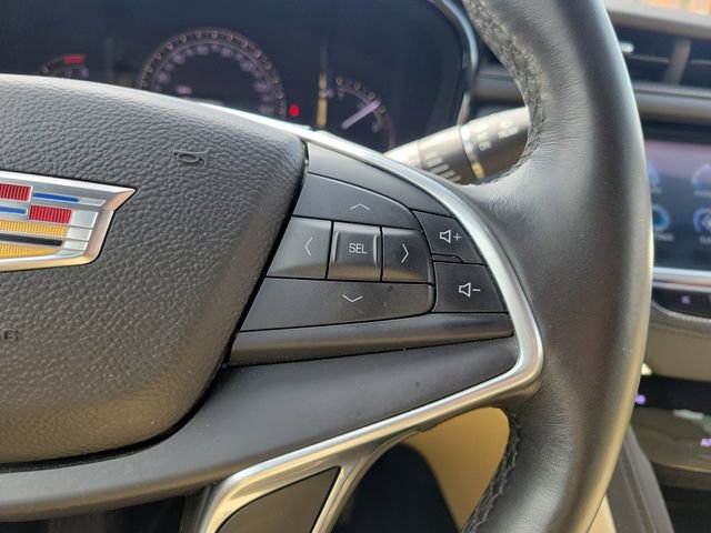 Used 2017 Cadillac XT5 Luxury w/ Driver Awareness Package image 12