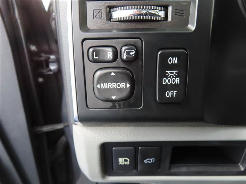 Used 2019 Toyota Sequoia Limited w/ Safety & Convenience Package AWD/4WD image 17