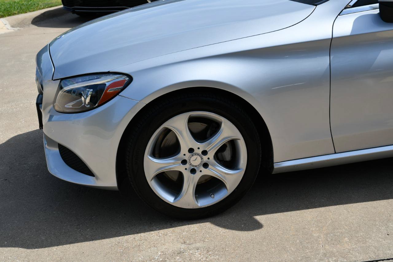 Used 2017 Mercedes-Benz C 300 Coupe image 4