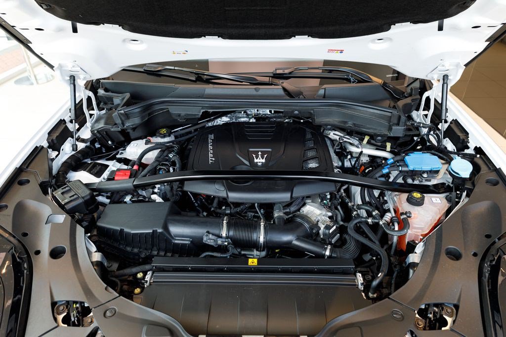 Certified 2023 Maserati Grecale Modena AWD/4WD image 11