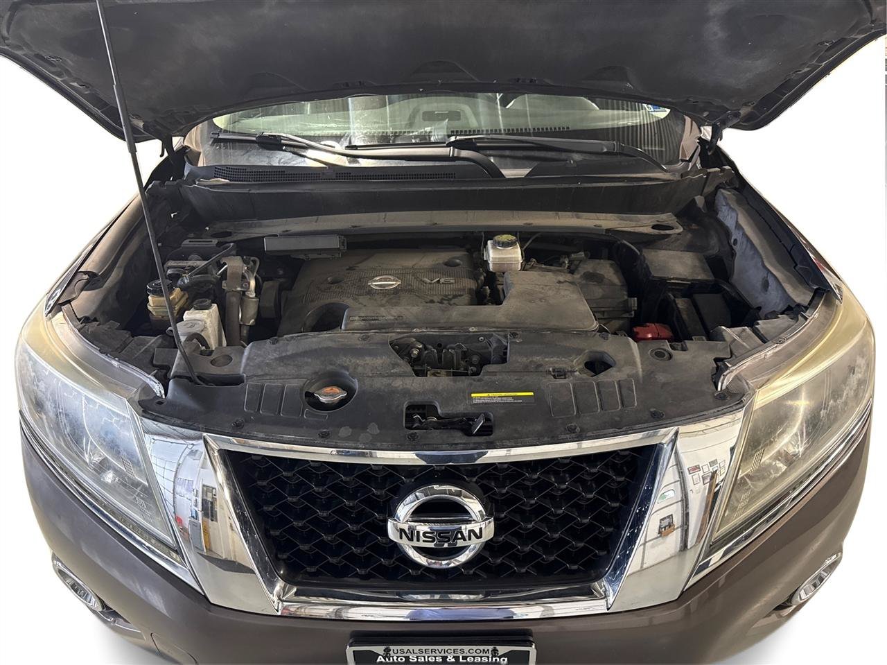 Used 2015 Nissan Pathfinder Platinum w/ Cargo Package FWD image 27