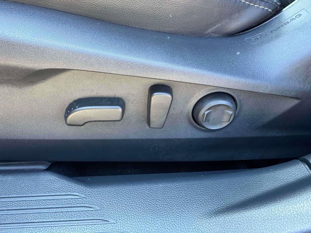 Used 2022 Subaru Outback Limited image 18