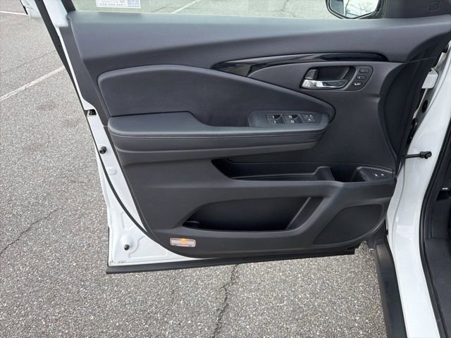 Used 2020 Honda Pilot Touring image 11