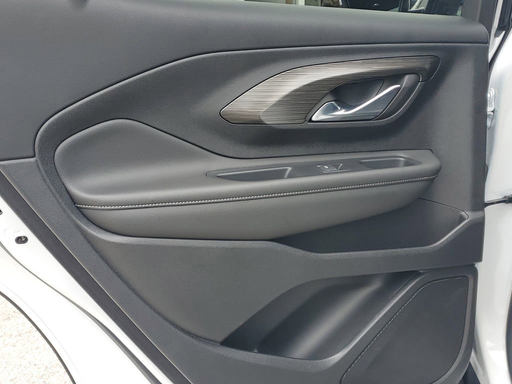 Used 2023 GMC Terrain SLT w/ Elevation Edition image 13