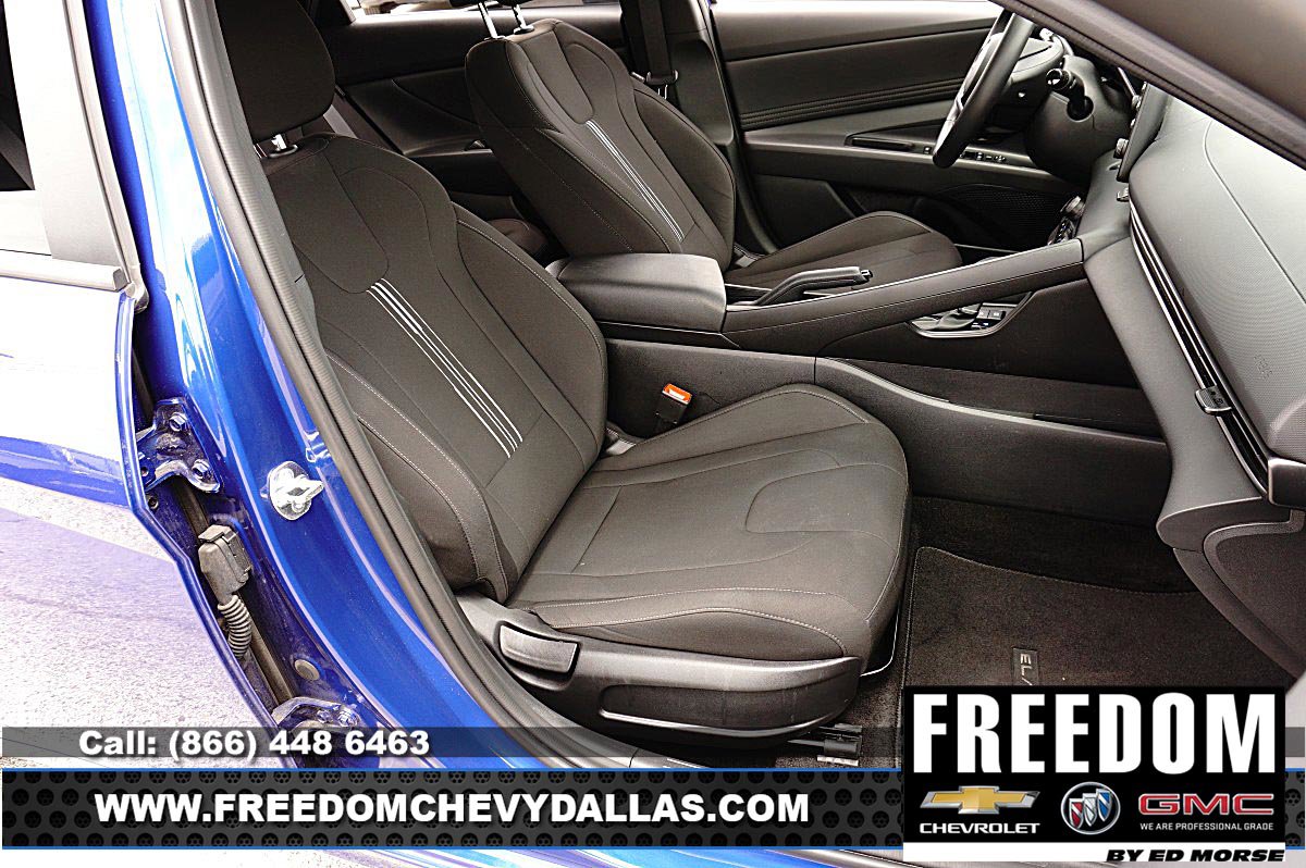 Used 2025 Hyundai Elantra Sport FWD image 11