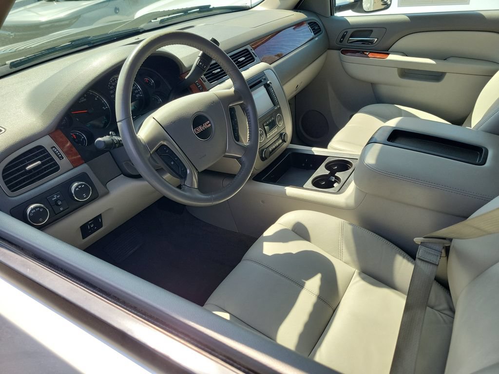 Used 2013 GMC Sierra 3500 SLT w/ SLT Convenience Package AWD/4WD image 3