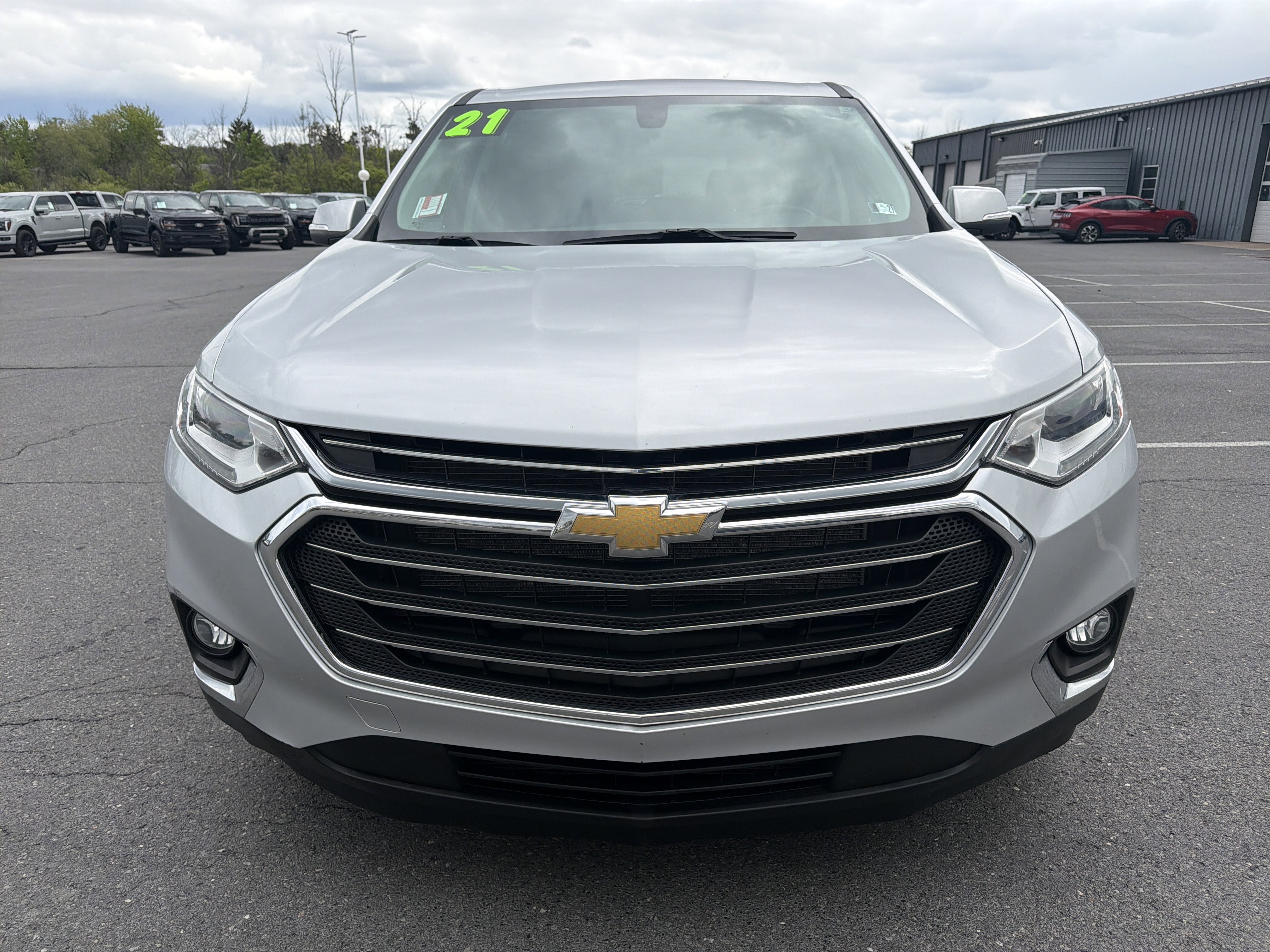 Used 2021 Chevrolet Traverse LT w/ LPO, Floor Liner Package AWD/4WD image 9