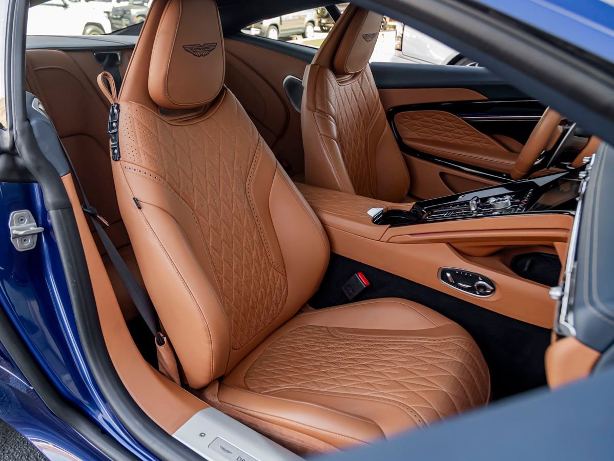 Used 2024 Aston Martin DB12 Coupe RWD image 19