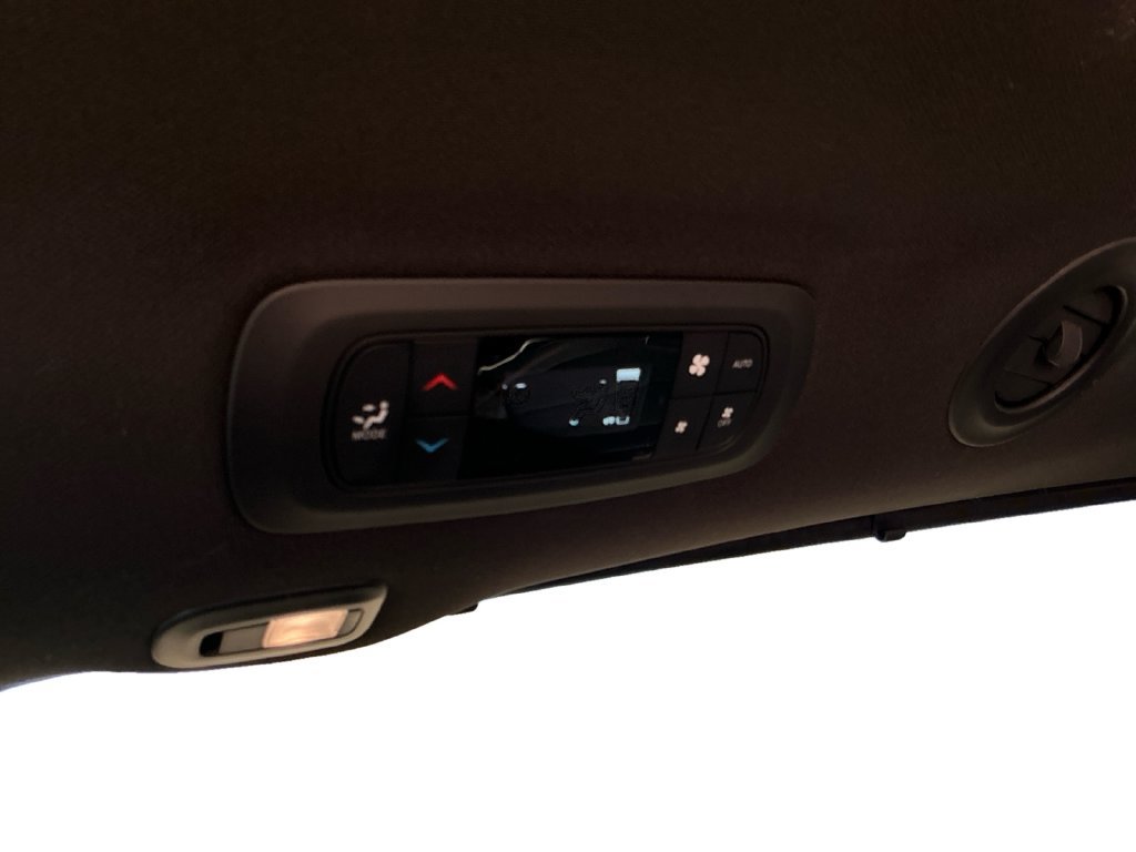Used 2026 Chrysler Pacifica Limited w/ S Appearance Package FWD image 24