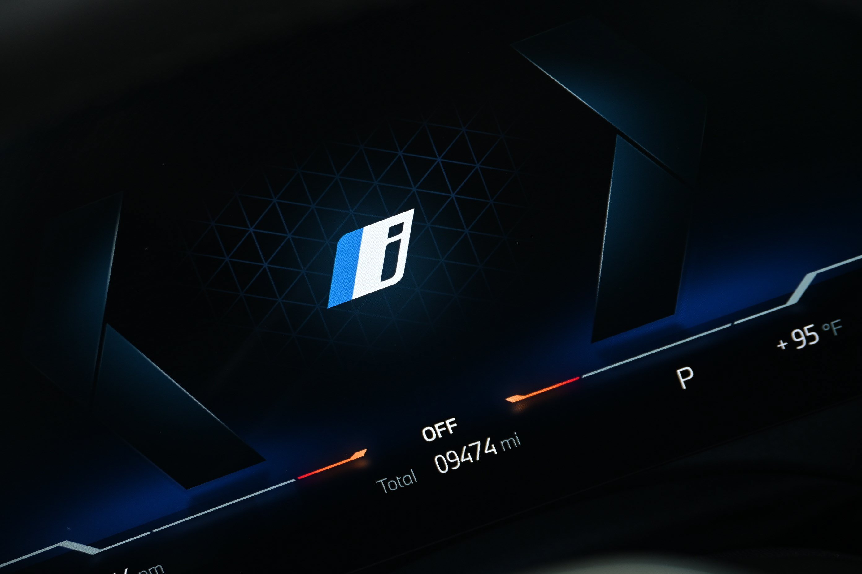 Certified 2026 BMW i5 eDrive40 w/ Executive Package RWD image 31