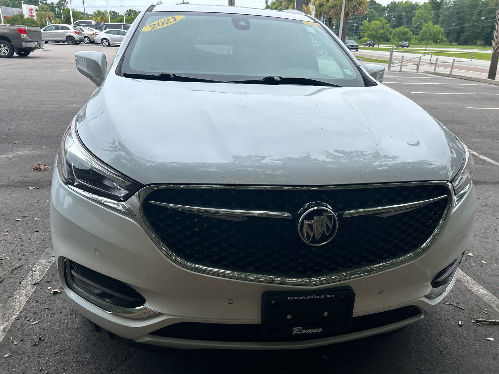 Used 2021 Buick Enclave Avenir w/ Avenir Technology Package AWD/4WD image 7