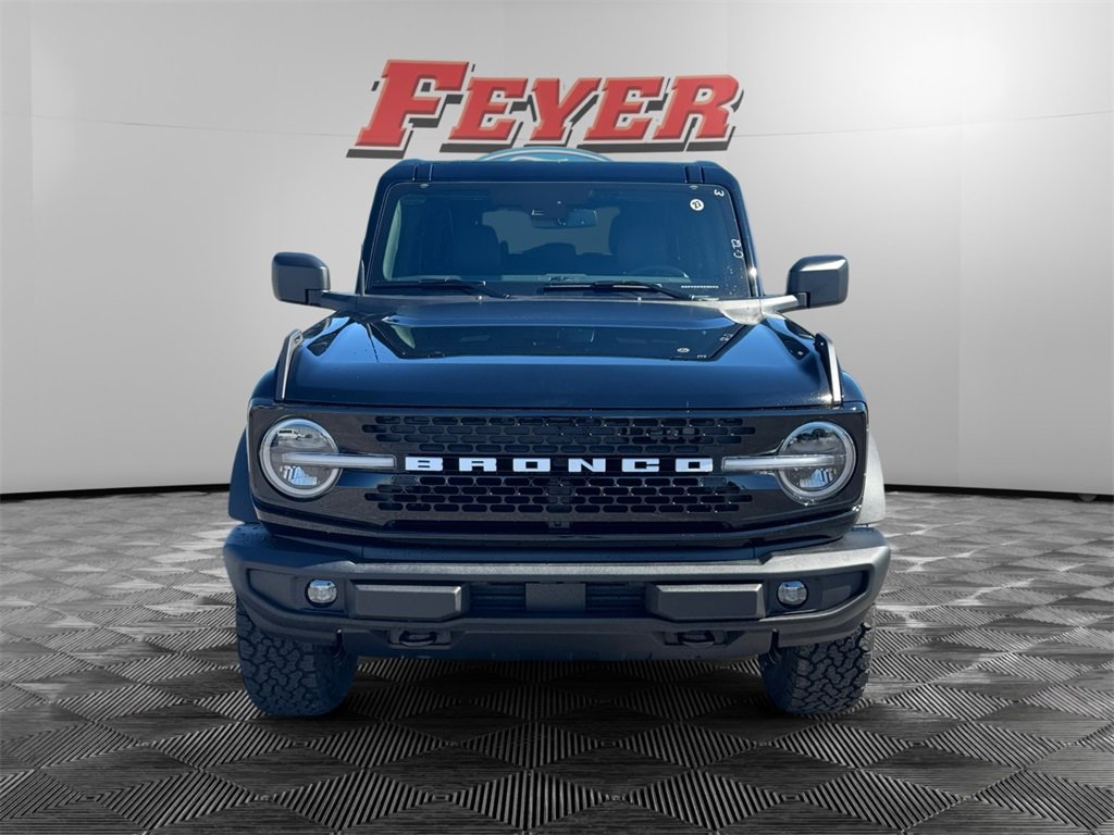 New 2025 Ford Bronco Outer Banks w/ Black Appearance Package image 2