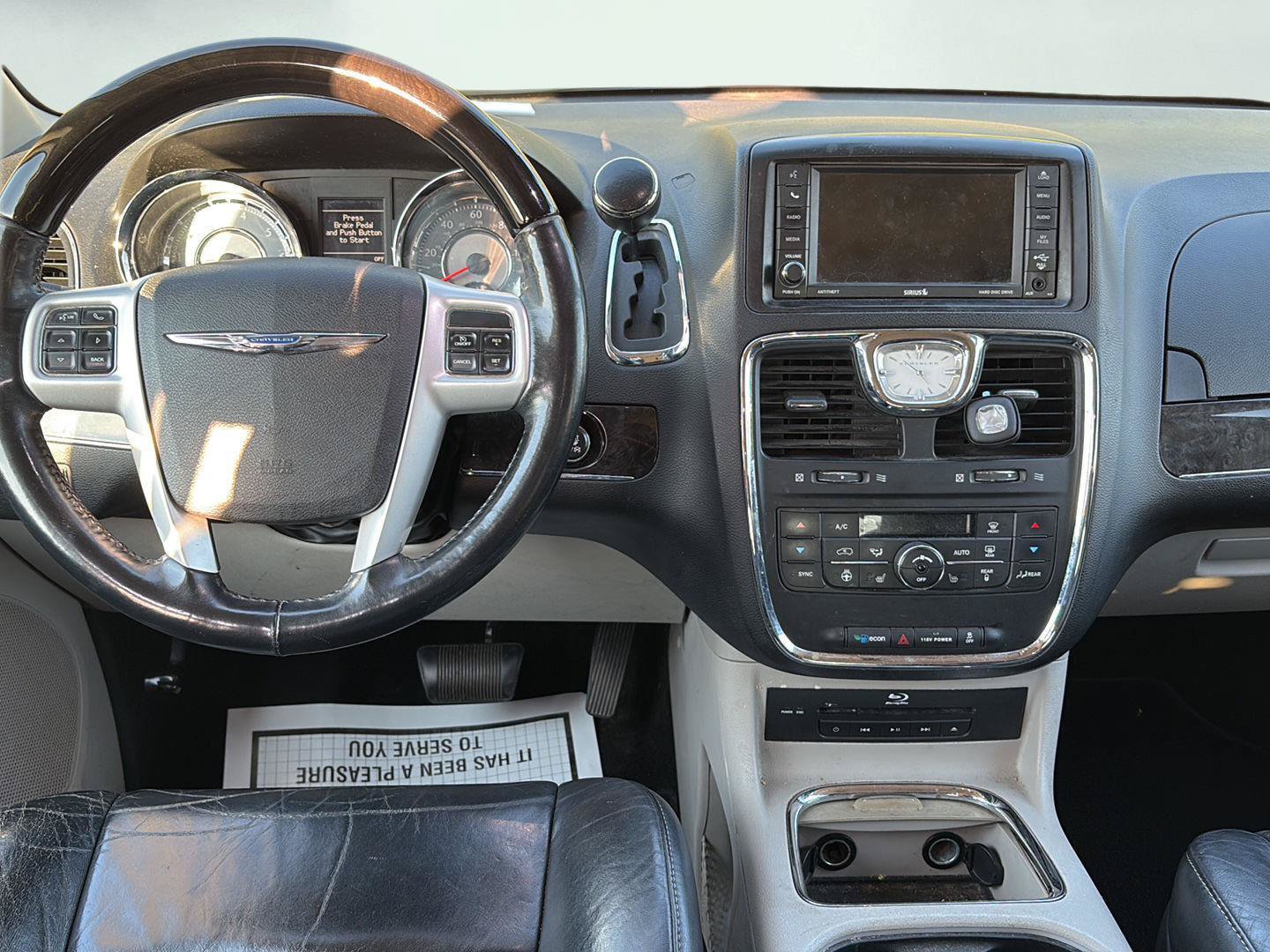 Used 2015 Chrysler Town & Country Limited Platinum w/ Trailer Tow Group FWD image 7