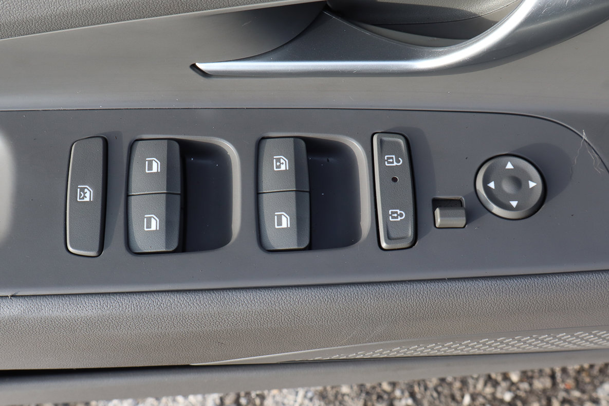 Used 2024 Hyundai Elantra SEL FWD image 14