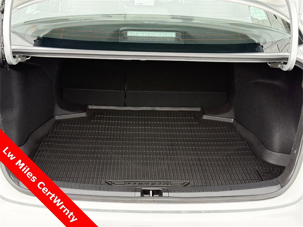 Used 2024 Toyota Corolla SE image 9