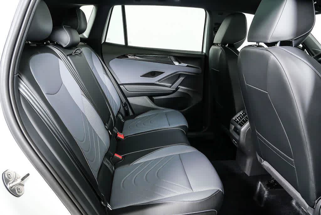New 2026 Volkswagen Tiguan SE R-Line FWD image 24