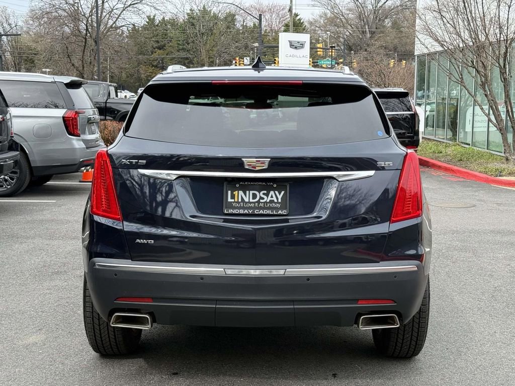 Used 2017 Cadillac XT5 Luxury w/ Driver Awareness Package image 11